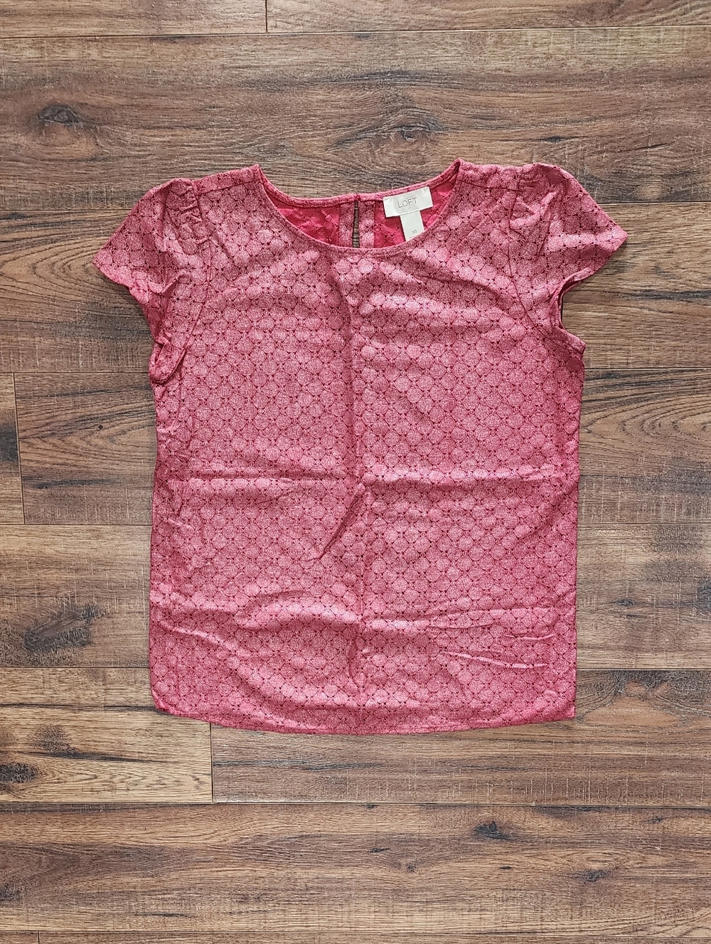 LOFT Women's Red Short Sleeve Crewneck Eyelet Pullover Casual Shirt X-Small XS